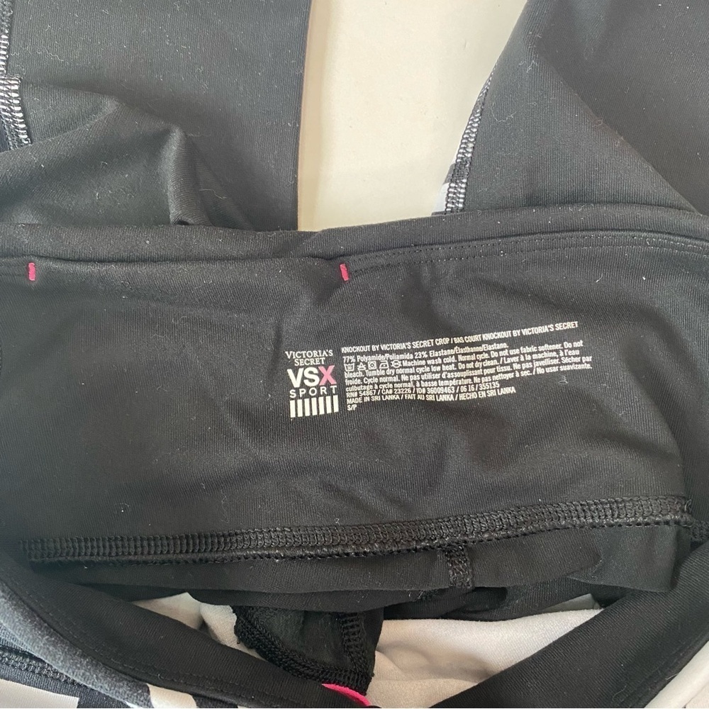 Victoria’s Secret Women’s VSX Sport Capris Yoga Leggings Black/White Small - Picture 5 of 5